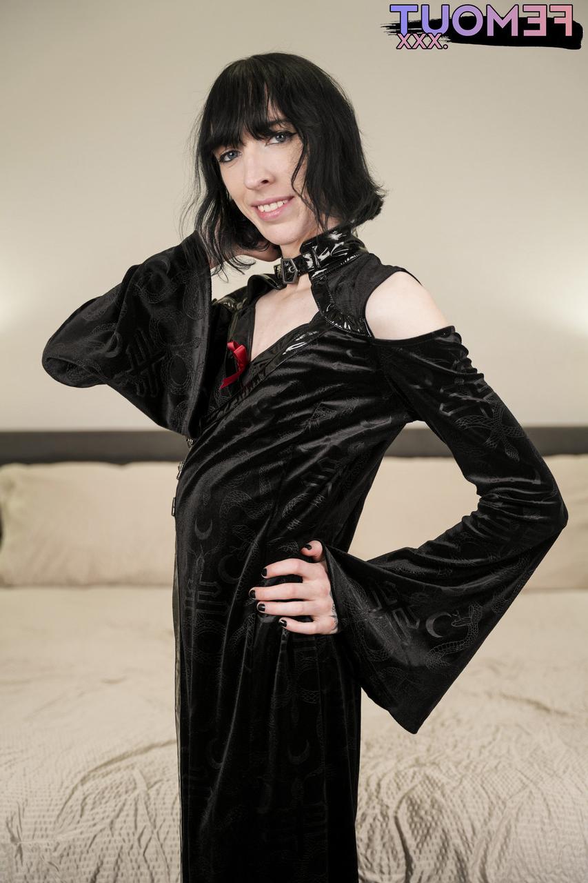 16P Femout XXX Gabby Graveyard