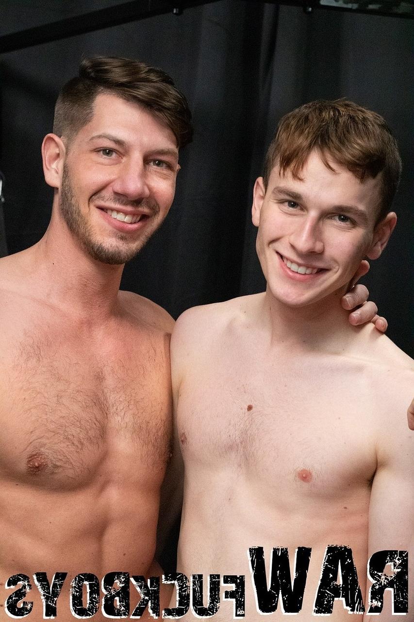 15P Twink Tyler Tanner gets orally pleased & boned by his gay master Jordan Starr
