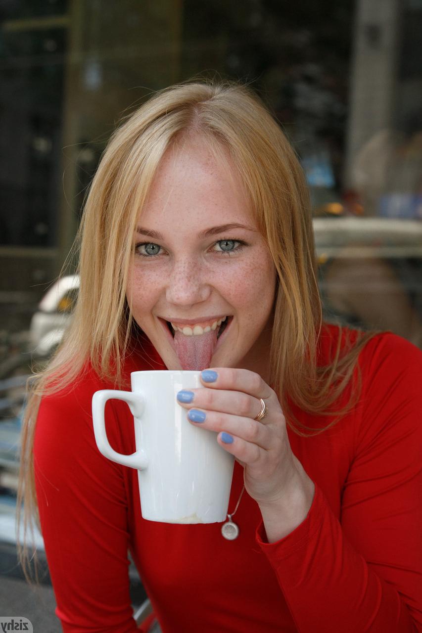 12P Blonde beauty Rune Kimele posing & flashing her big booty in public