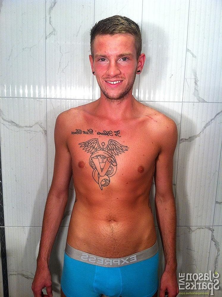 20P Los sexys gays americanos Brandon Atkins y Elliott Vance se montan la polla el uno al otro