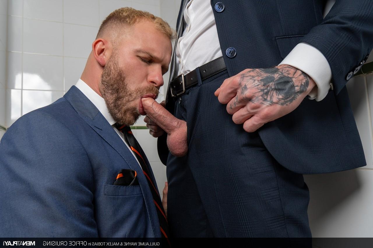 20P Gay colleagues Malek Tobias & Guillaume Wayne enjoy some doggystyle anal sex