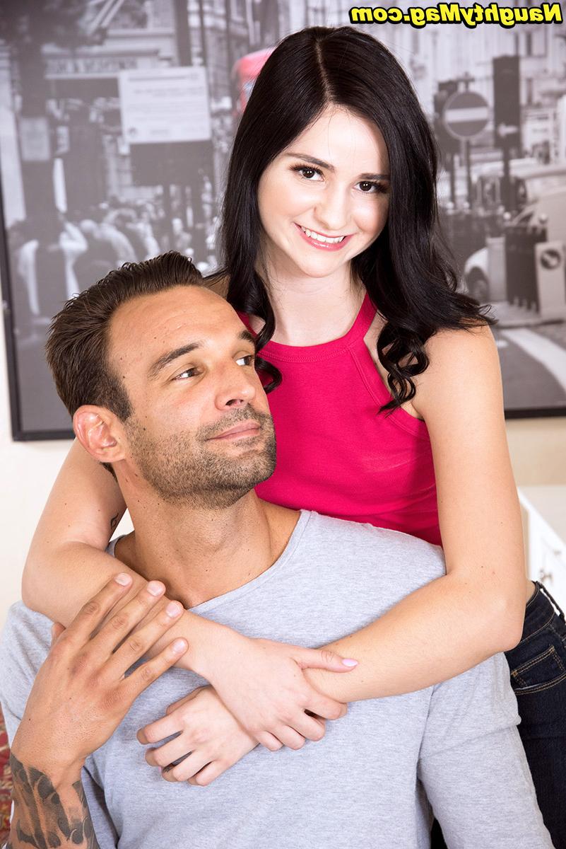 16P A jovem morena Violet Rain é despojada de seu terno de aniversário por um garoto mais velho