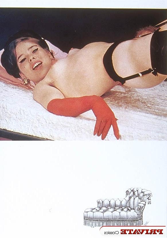 11P Modelos pornôs vintage sexy mostrando buceta peluda gostosa usando meias