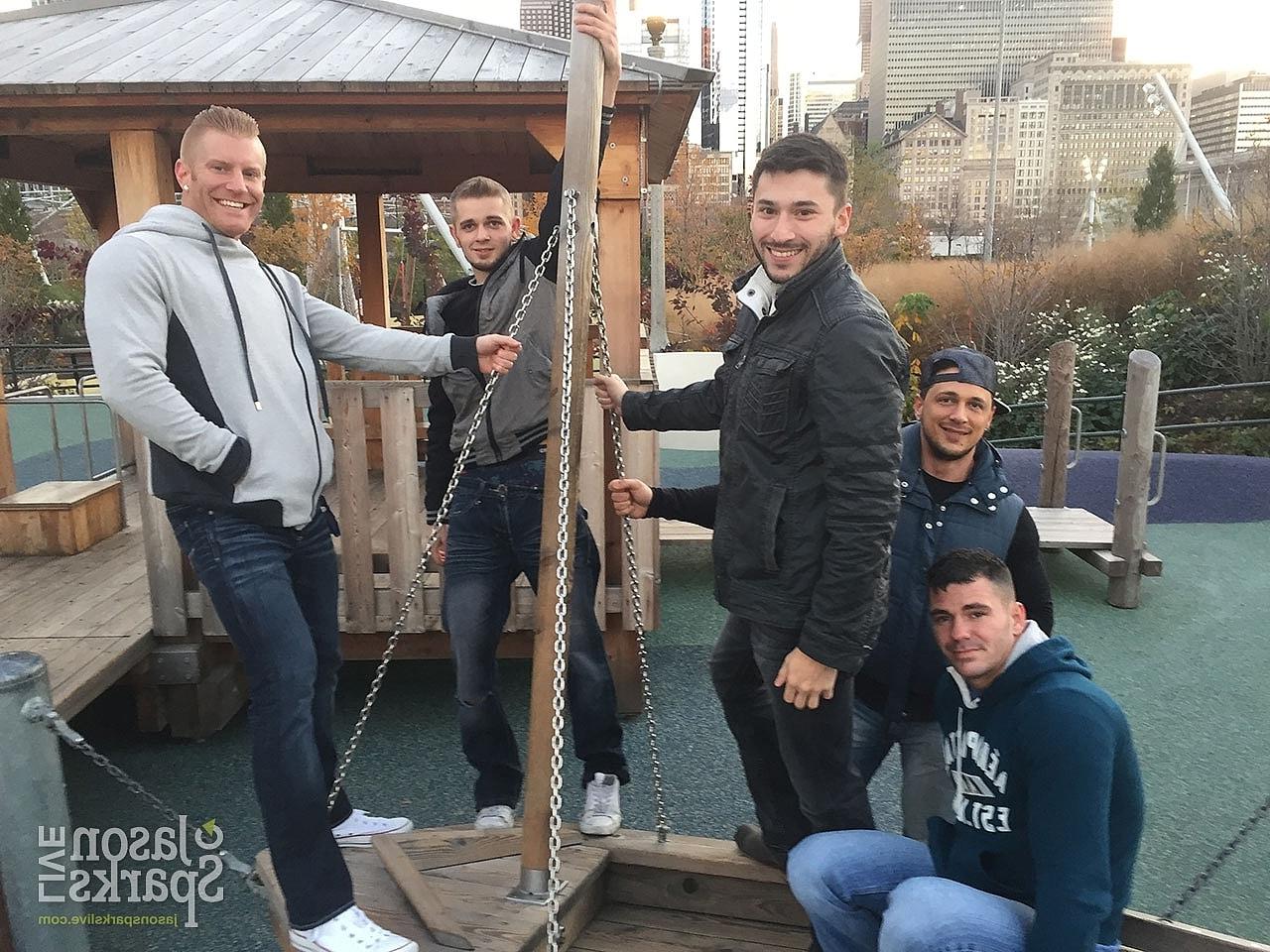 20P Muscular hunks stripping and fucking each other in a wild gay orgy