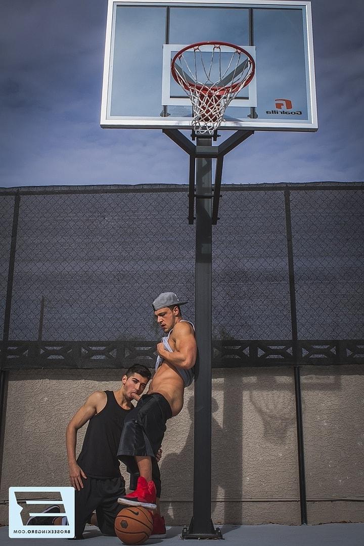 20P Gay bodybuilder Joey D licks and fucks lean baller Brett Dylan's booty