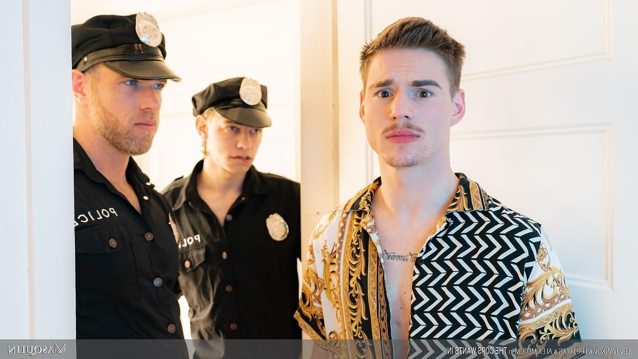 20P Los policías gay Alex Mecum y Leo Louis se montan un trío anal salvaje con un culo caliente