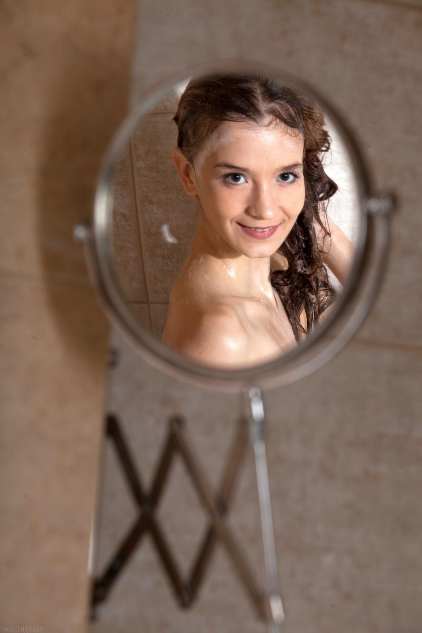 20P Glamorous beauty Alisabelle soaping and washing her incredible body