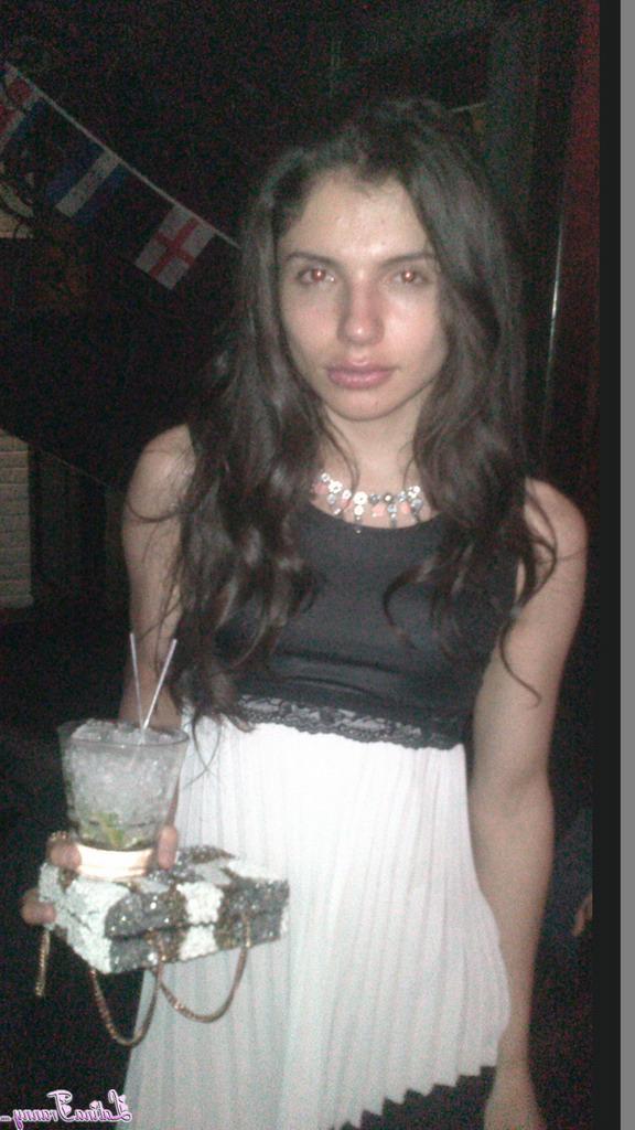 12P Latina Tranny avec Nicole Montero Sex Gallery