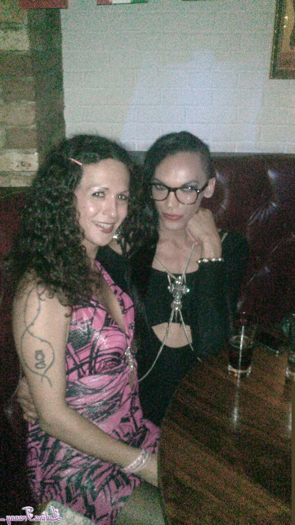 12P Latina Tranny avec Nicole Montero Sex Gallery