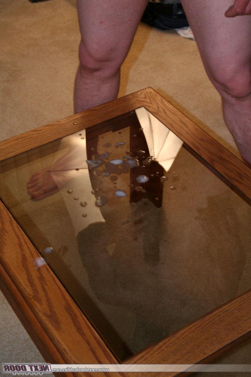 20P Colegas de quarto excitados, Tim e Jake, se masturbam juntos antes de fazer sexo anal