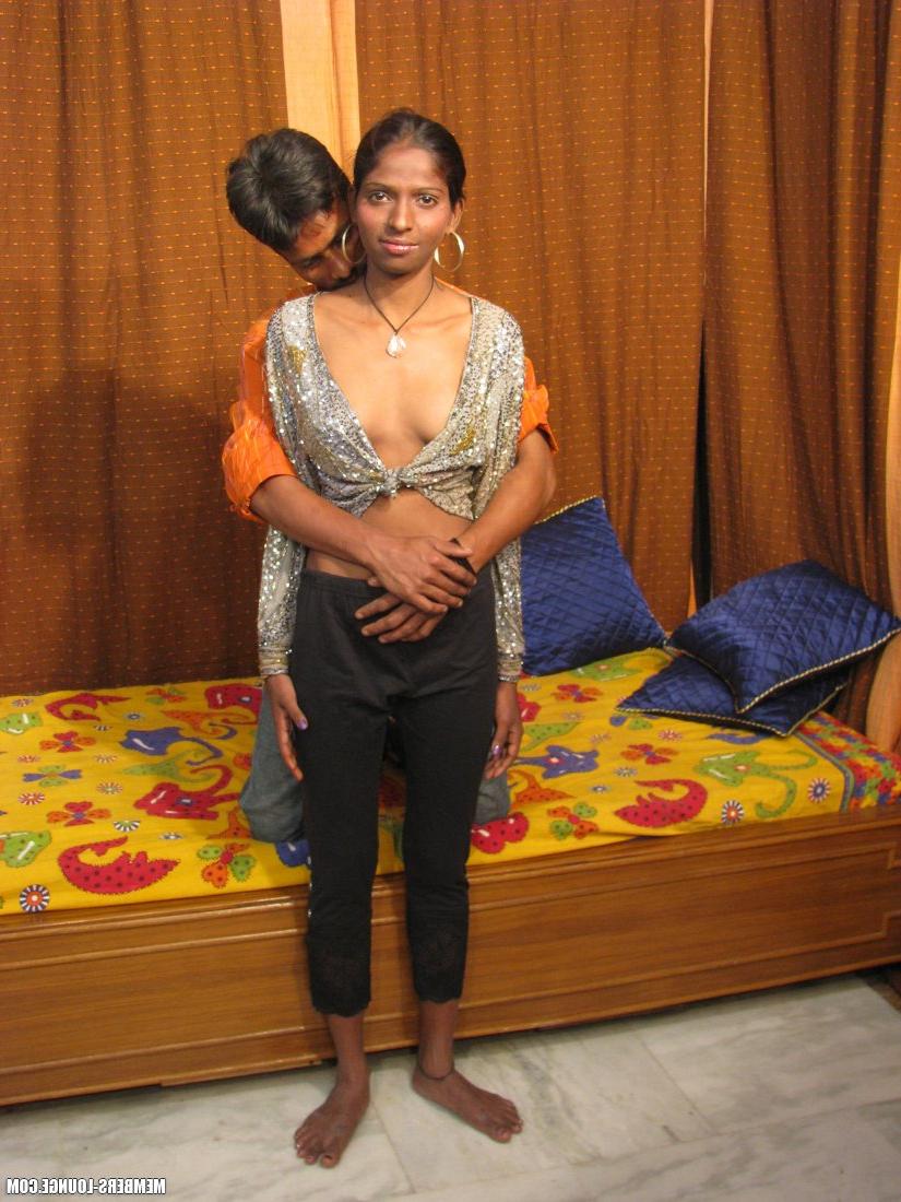15P Modelos indianas totalmente nuas antes de serem apalpadas por seu amante