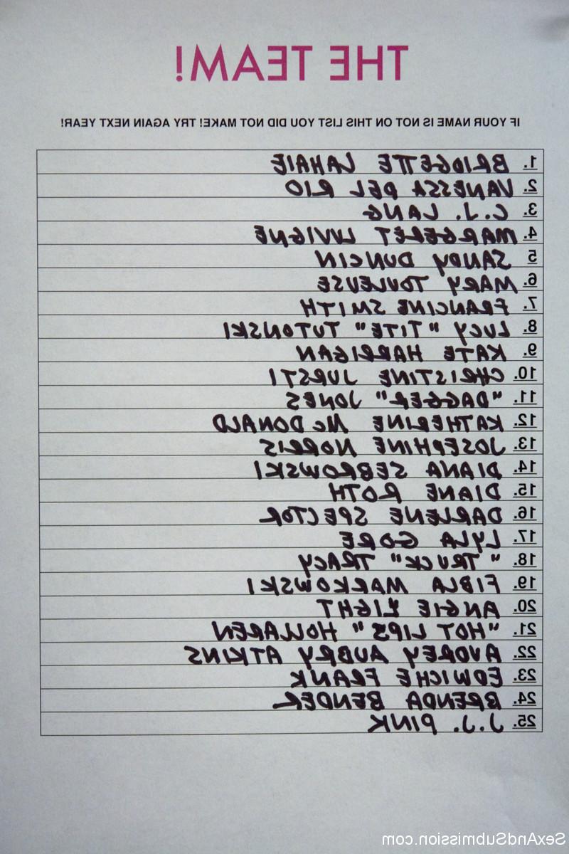 17P Миниатюрная молодая подруга по команде Ева Феникс с косичками соблазняет тренера попасть в команду