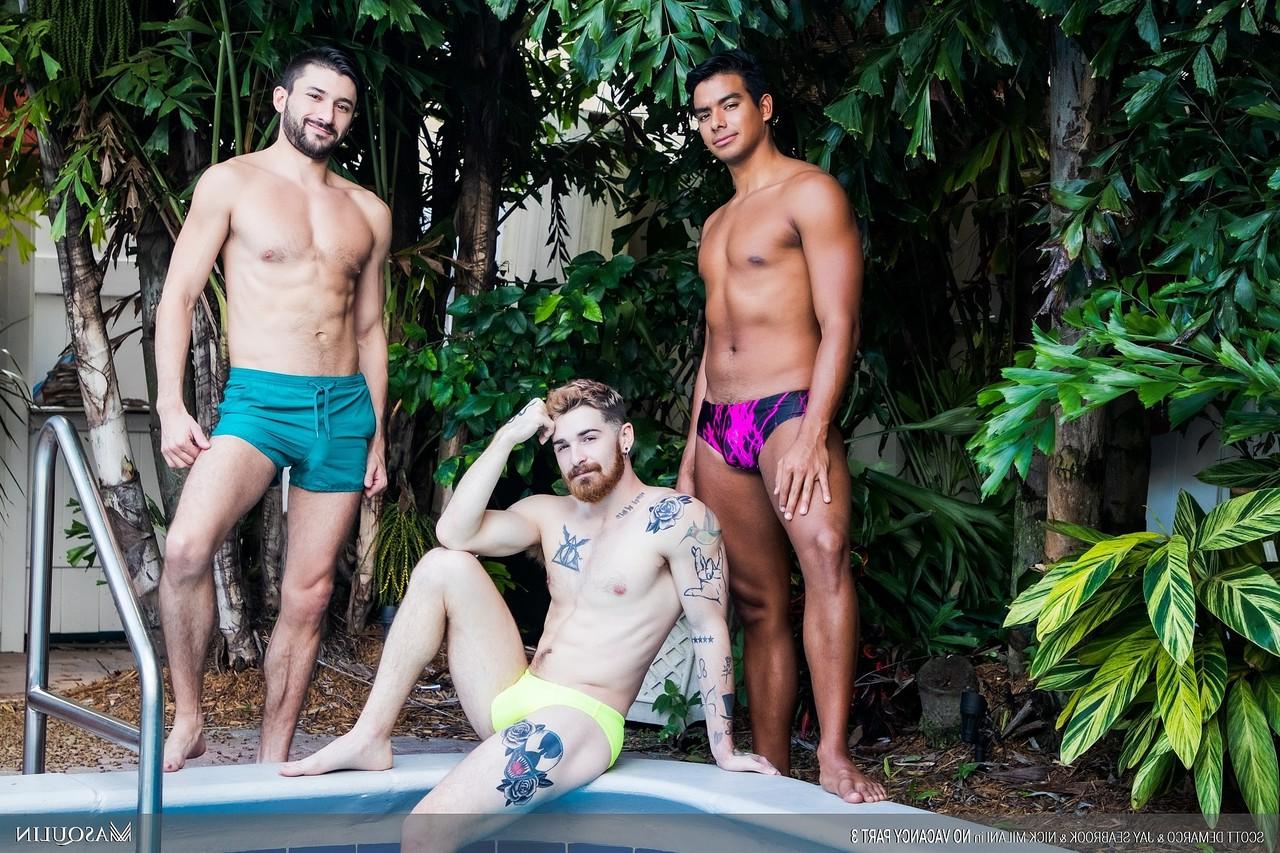 20P O galã gay Nick Milani é assado no espeto em um trio anal selvagem