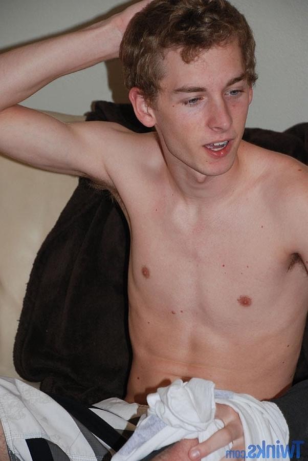 20P Hot twink Robbie Hart strips naked & jerks his small dick until he ejaculates