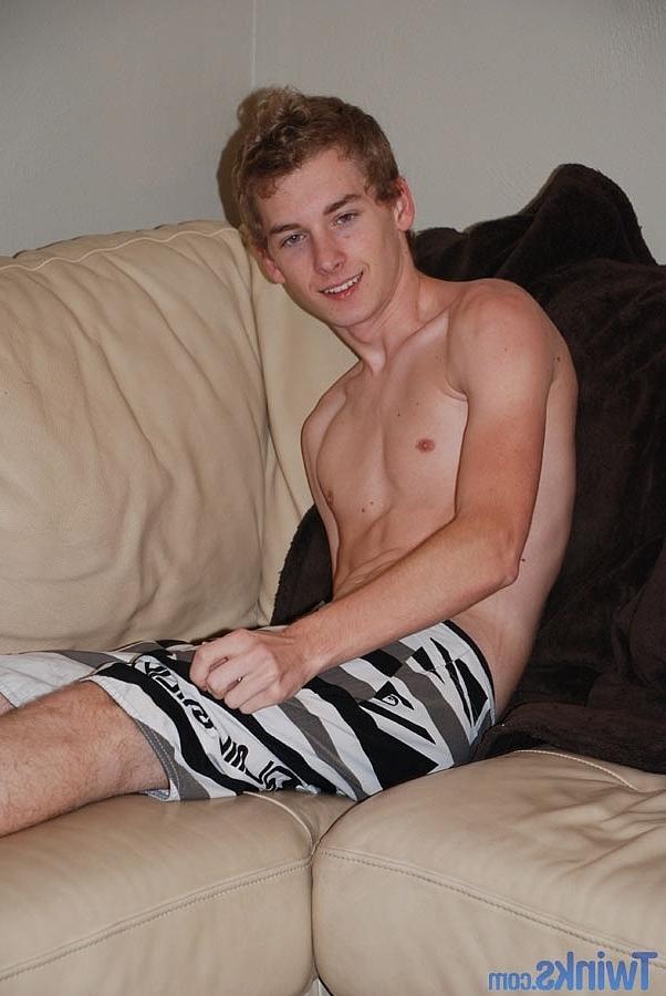 20P Hot twink Robbie Hart strips naked & jerks his small dick until he ejaculates
