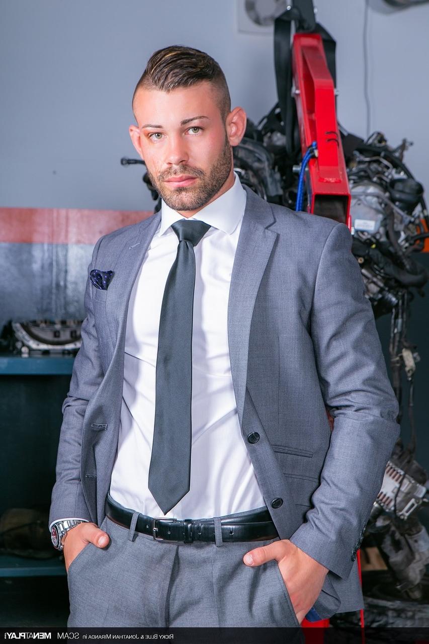 20P Business owner Ricky Blue gets ass fucked by mafia gay guy Jonathan Miranda