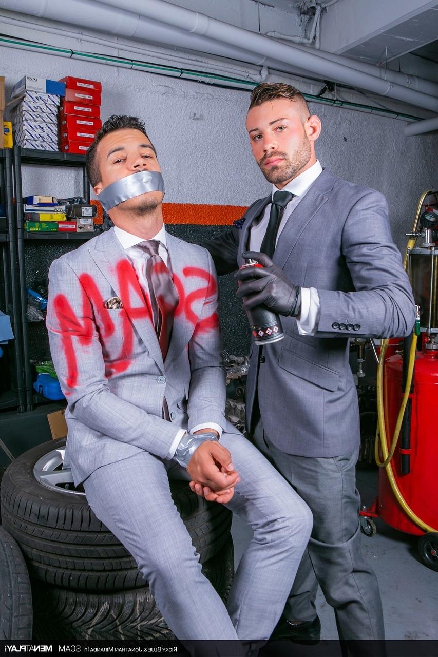 20P Business owner Ricky Blue gets ass fucked by mafia gay guy Jonathan Miranda