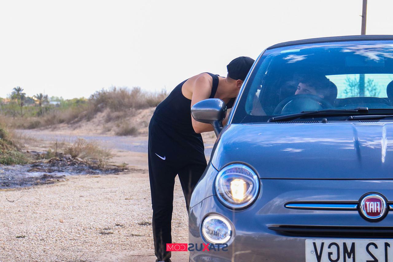 14P Horny twinks Danny Fontana and Steve fuck in a broken car in the desert