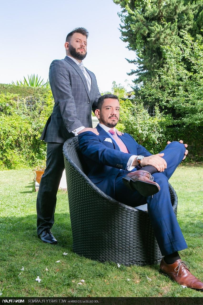 20P Homens gays gostosos de terno Leo Grin e Joe Gillis fazem sexo anal hardcore