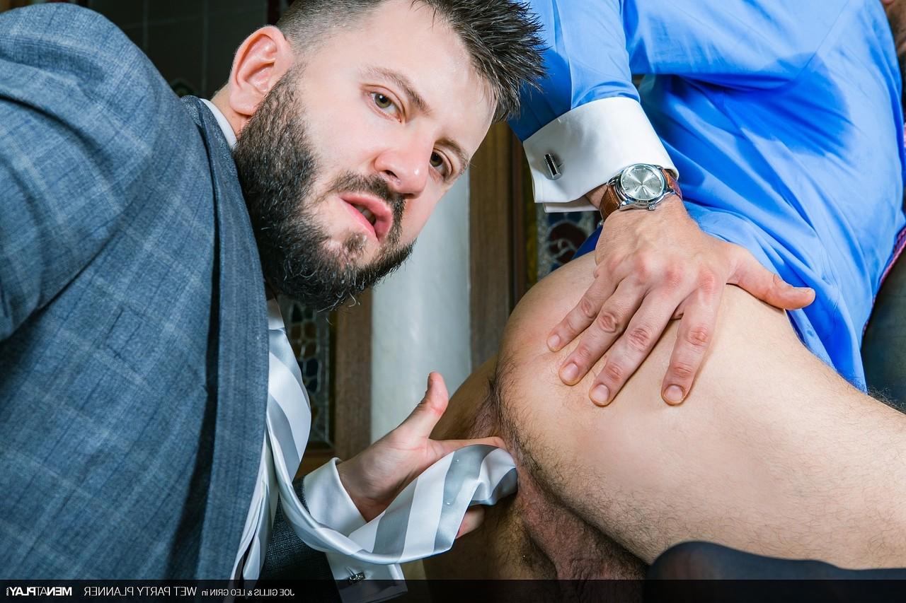 20P Homens gays gostosos de terno Leo Grin e Joe Gillis fazem sexo anal hardcore