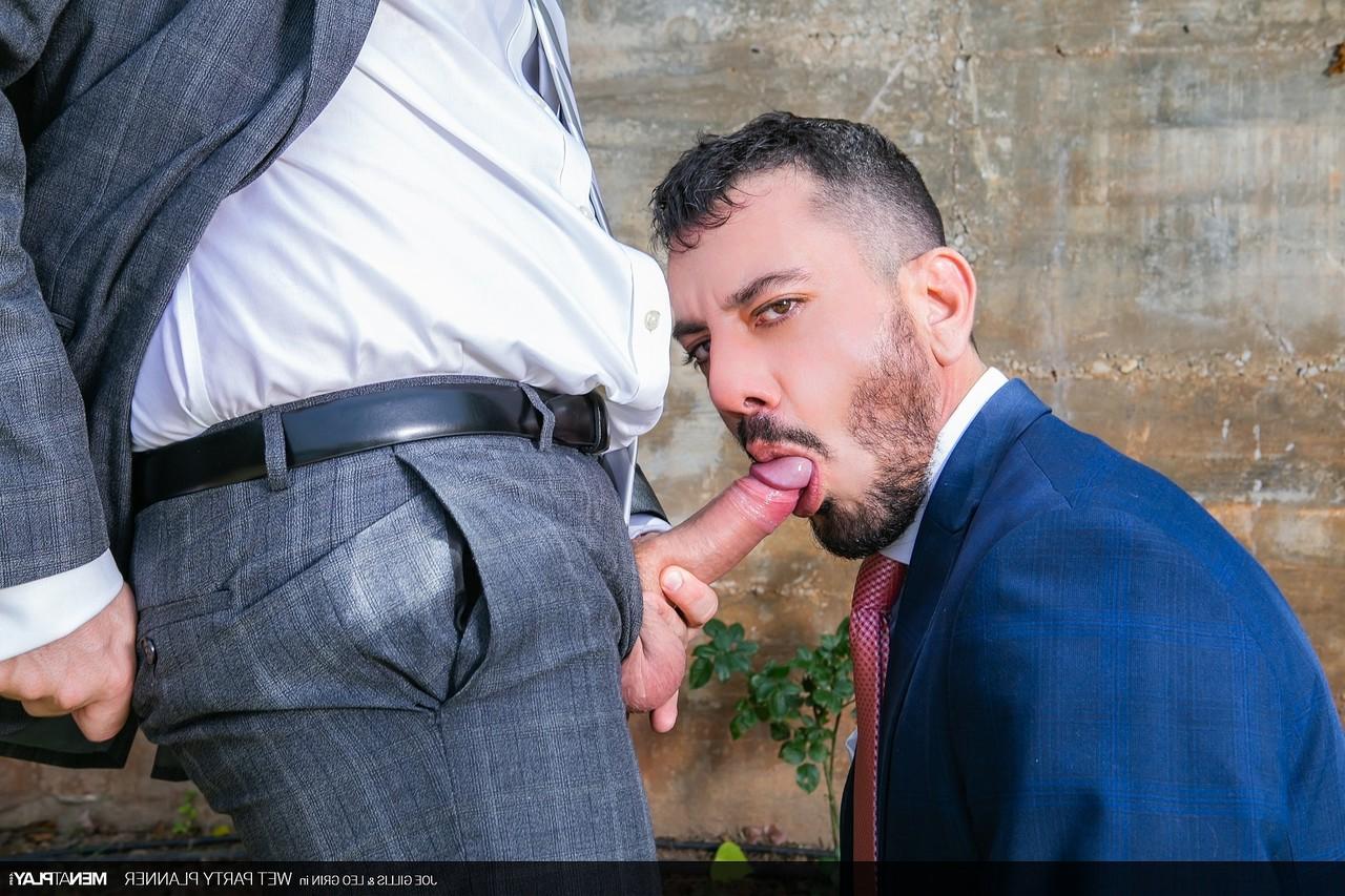 20P Homens gays gostosos de terno Leo Grin e Joe Gillis fazem sexo anal hardcore