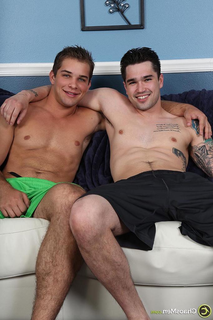 20P Gay hunk Braxton sucks his partner's big dick and takes a facial