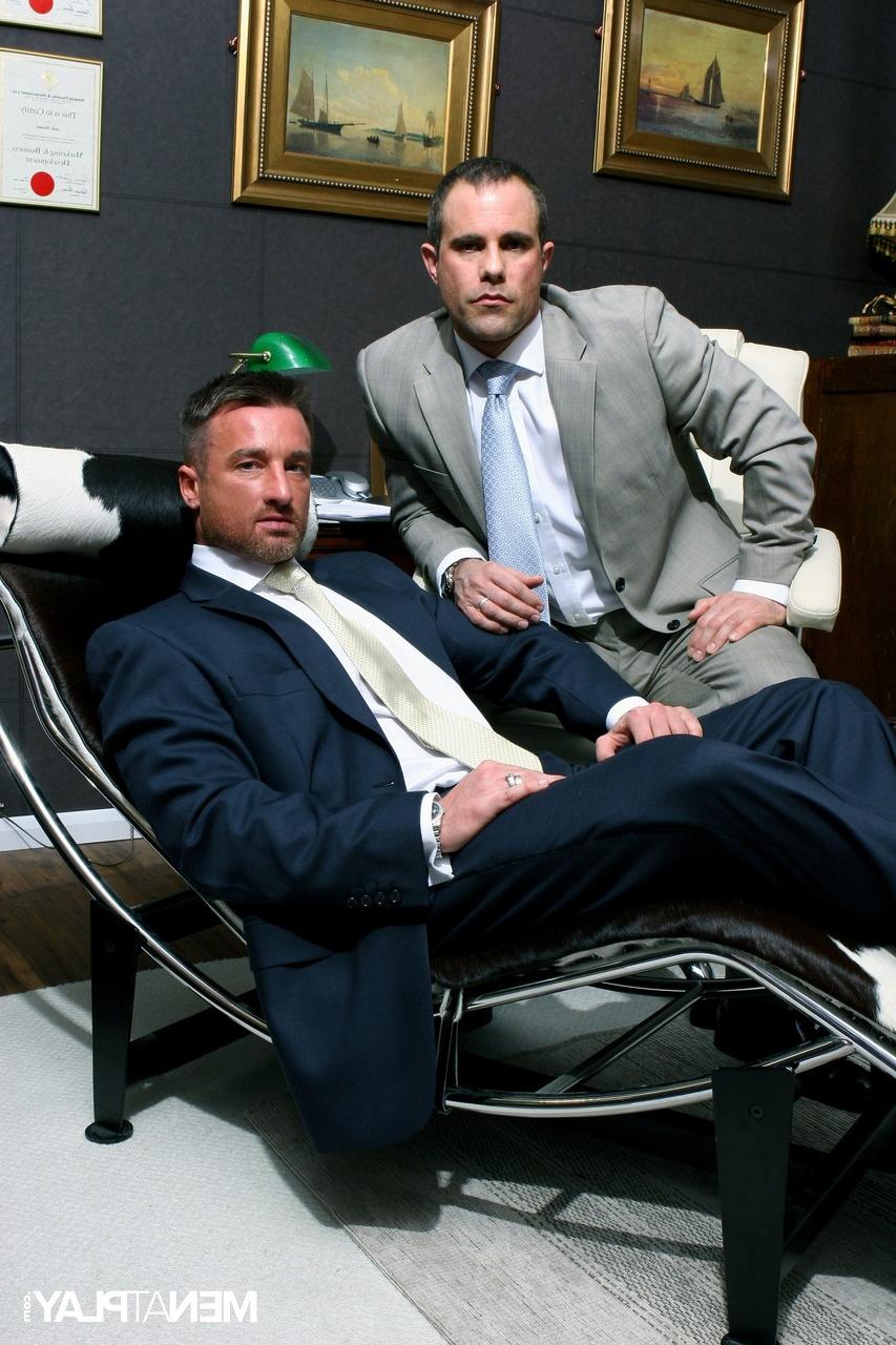 15P Los gays sexys Christian Alexander y Ross Hurston follan en su oficina