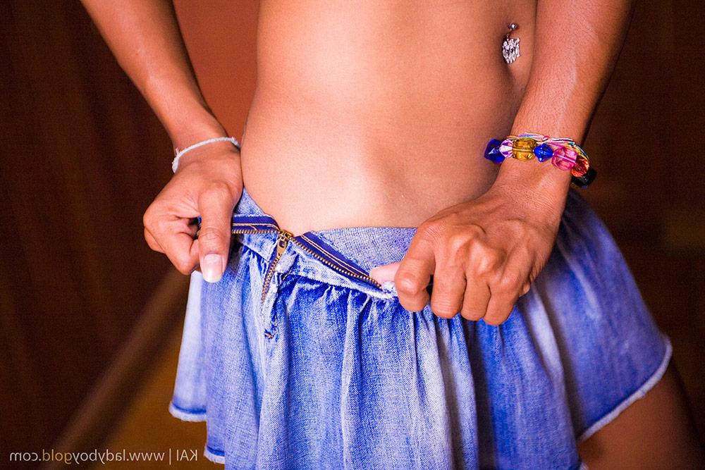 16P Ladyboy Gold performed by Kai Porn Images