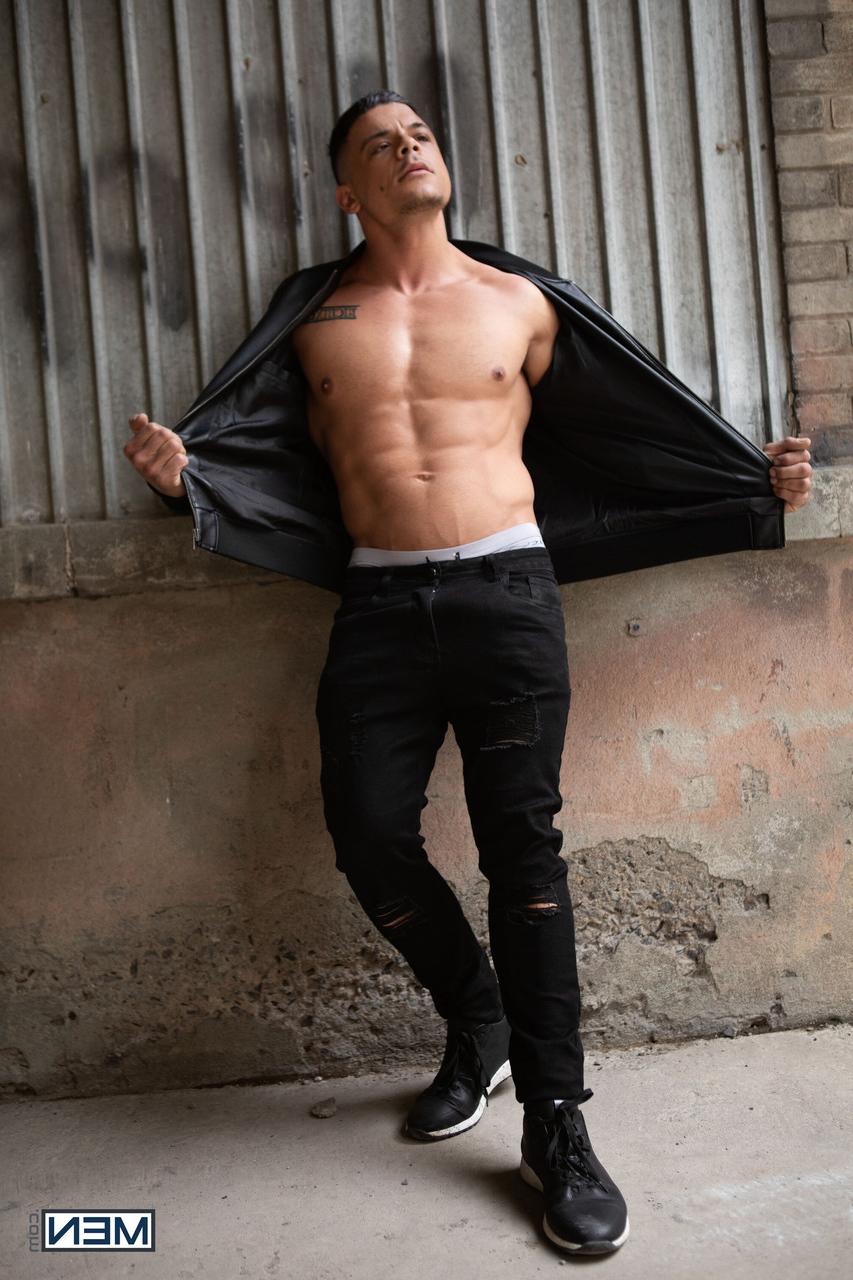 20P Men Com Miguel Exotic, Theo Brady