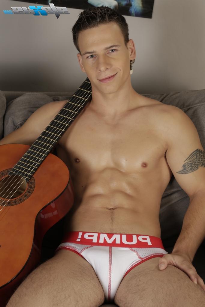 20P Gay hunks Connor Levi, Dick Casey & Tom Crua have a wild anal threesome