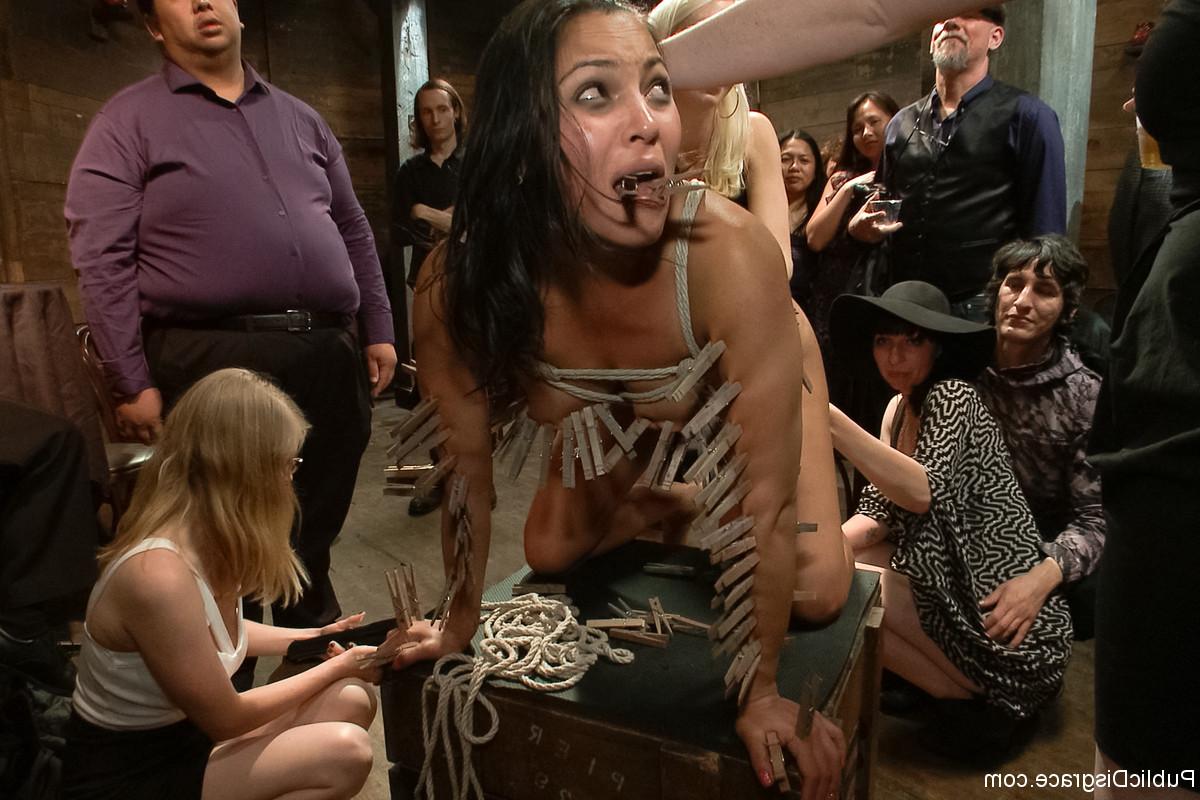 20P Deshonra pública Adrianna Luna, Lorelei Lee, Mr Pete