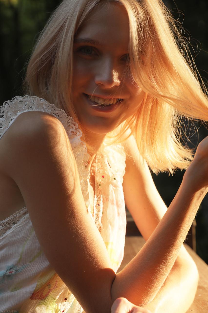 20P Glamorous Ukrainian Nora Pace stripping and posing naked in public