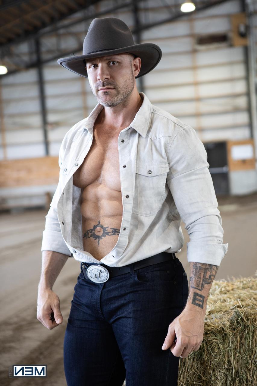 12P Men Com Austin Wolf, Tim James