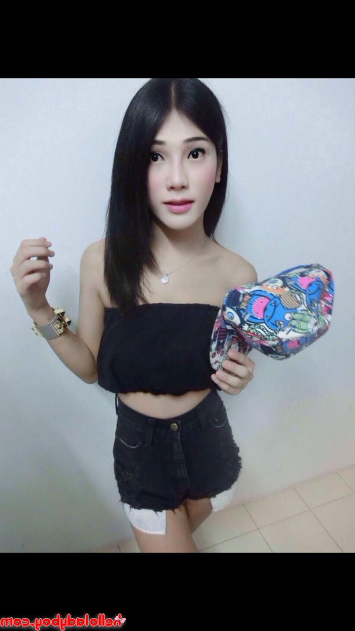 20P Hello Ladyboy 