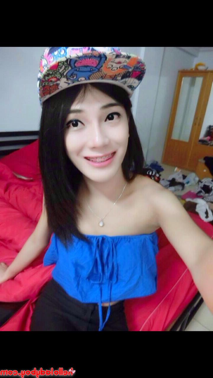 20P Hello Ladyboy 