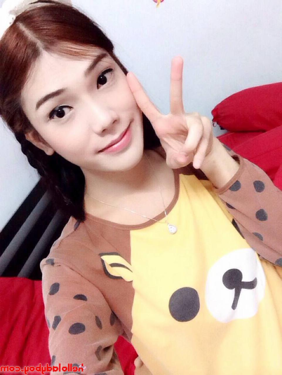 20P Hello Ladyboy 