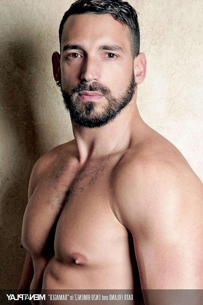 20P Los hombres gay Enzo Rimenez y Dato Foland se hacen una mamada y tienen sexo anal