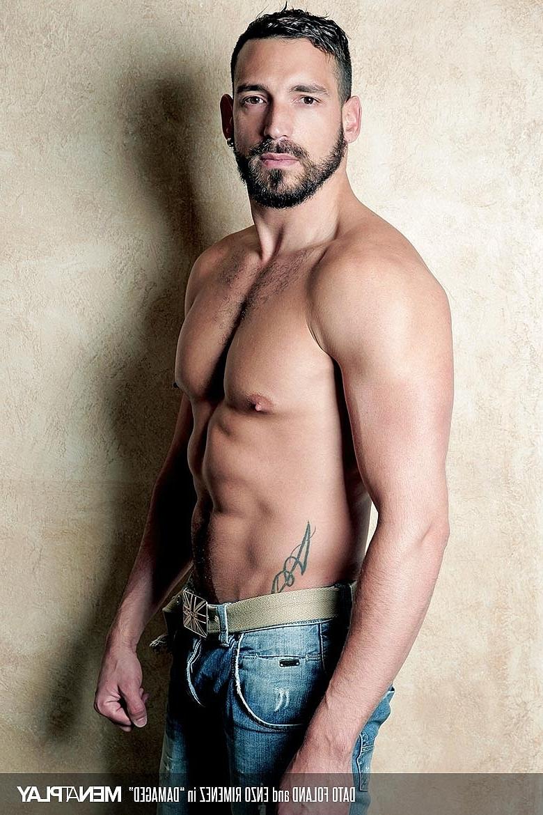 20P Los hombres gay Enzo Rimenez y Dato Foland se hacen una mamada y tienen sexo anal