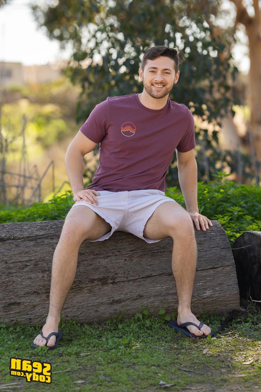 20P Sean Cody Lane, Levi