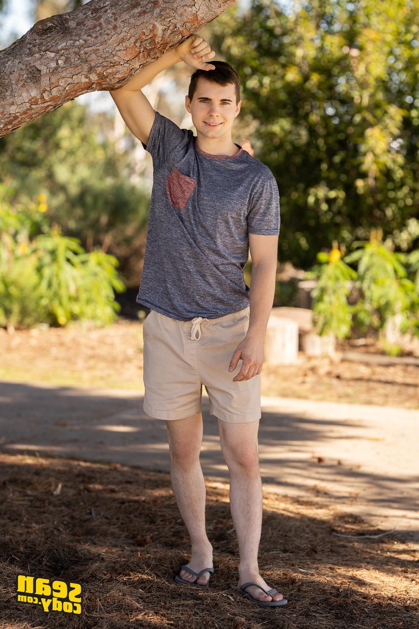 20P Sean Cody Lane, Levi