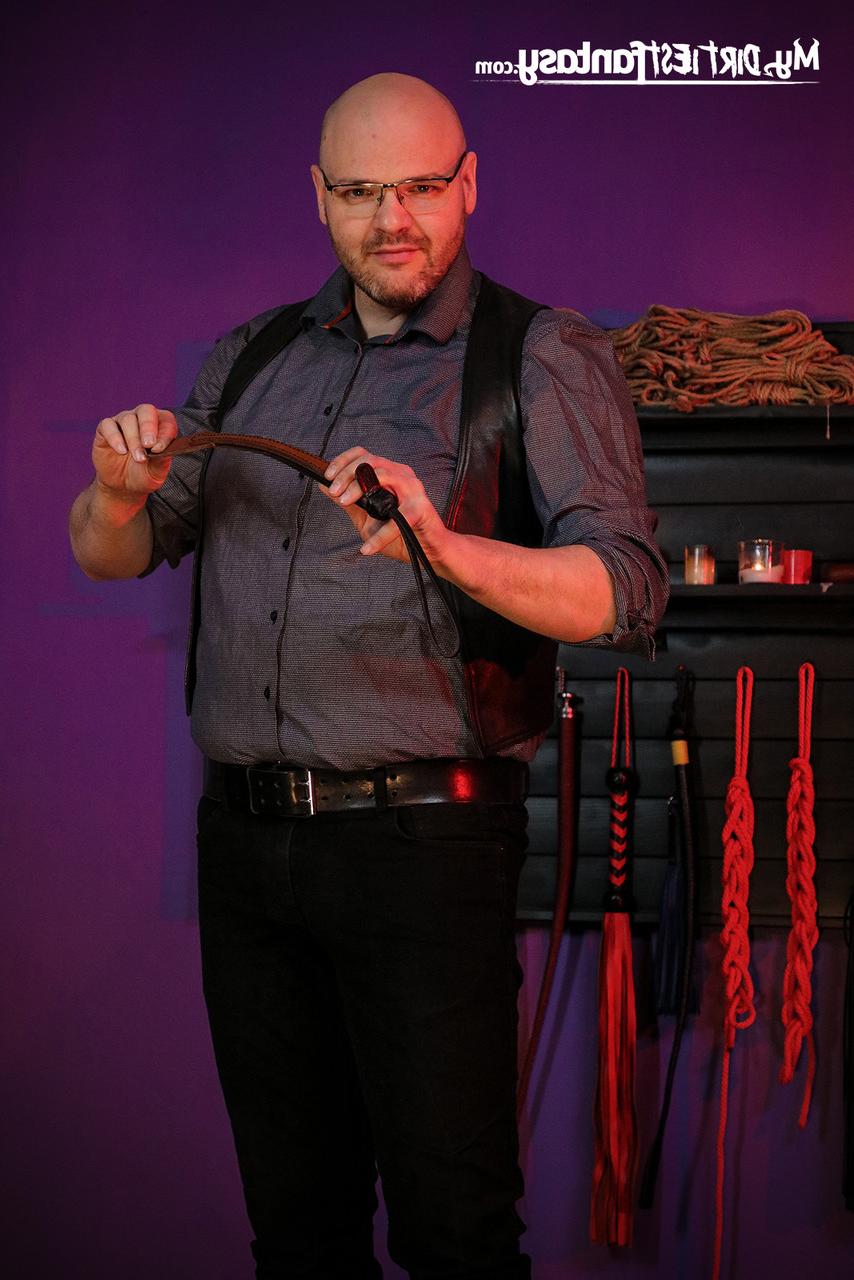 20P Hot twink Liam Butler gets a BJ during a BDSM session with The Puppeteer