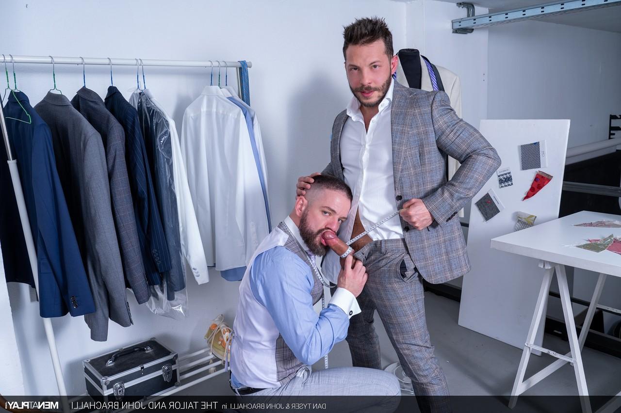 20P Tailor Dan Tyser getting seduced & fucked by his gay costumer John Brachalli