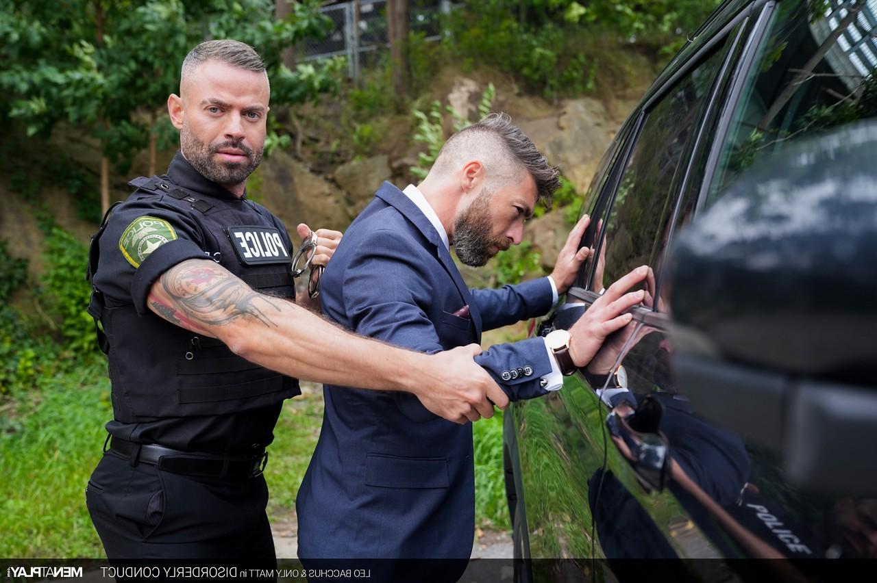 20P Gay policeman Leo Bacchus enjoys outdoor anal sex with a hot bottom