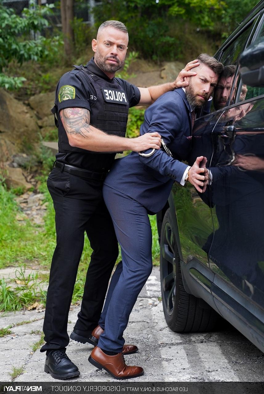 20P Gay policeman Leo Bacchus enjoys outdoor anal sex with a hot bottom