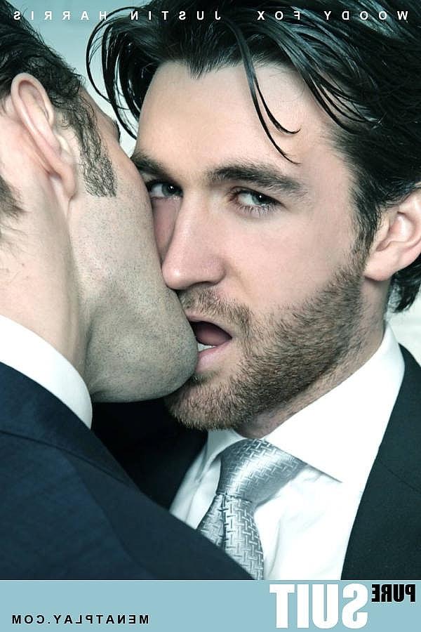 15P Los empresarios gay Justin Harris y Woody Fox tienen sexo a lo perrito en la oficina