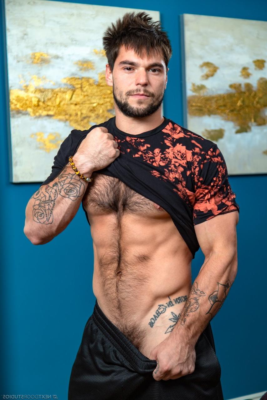 20P Garanhões gays musculosos Aspen e Dante Colle cavalgam na cama um do outro