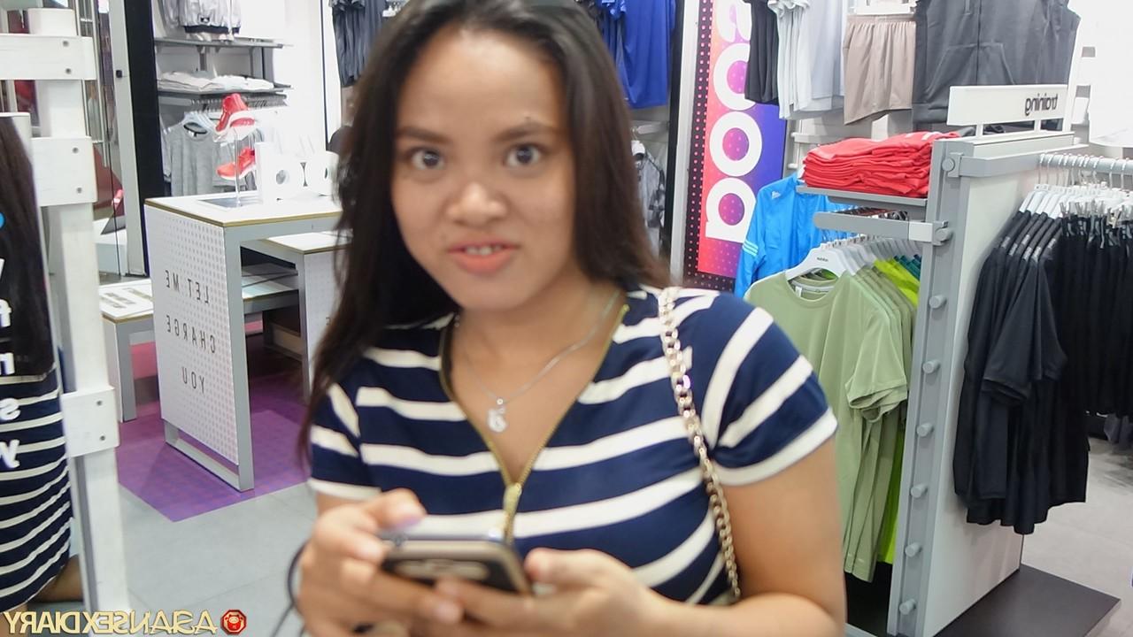 20P A gata asiática curvilínea Nini termina um dia com sexo hardcore POV