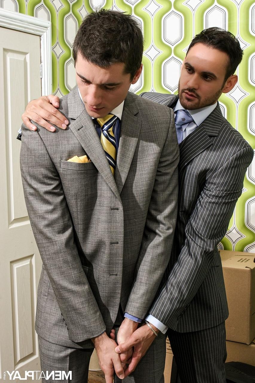 15P Homens gays gostosos Marco Wilson e Jay Roberts chupam o pau um do outro e fazem sexo anal