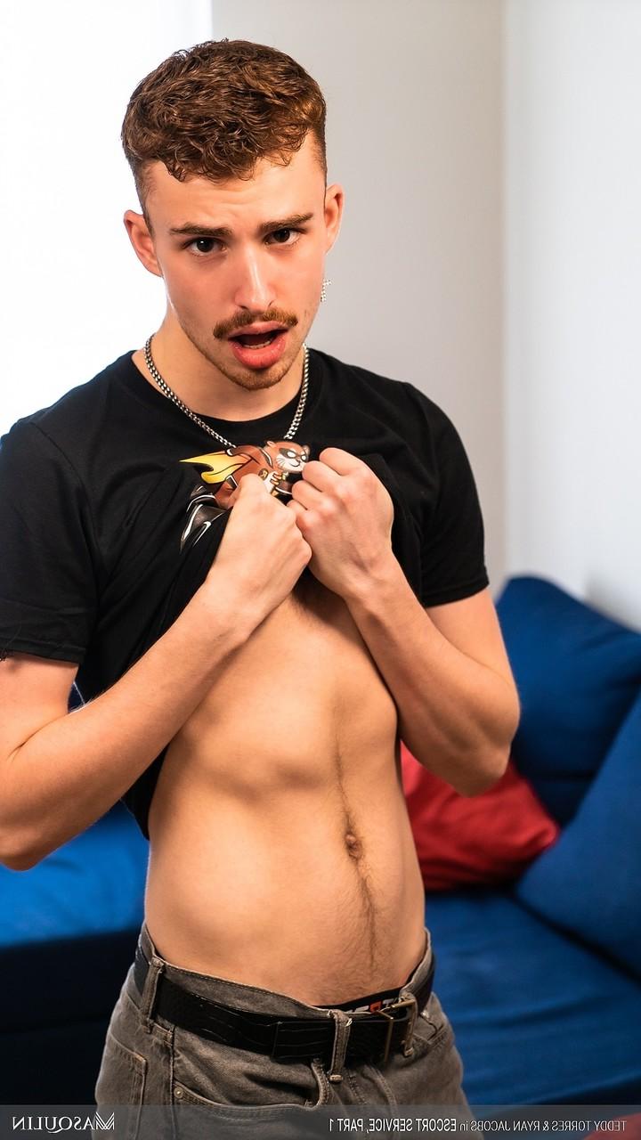 17P Gay bodybuilder Teddy Torres & a hot bottom show off their big dicks