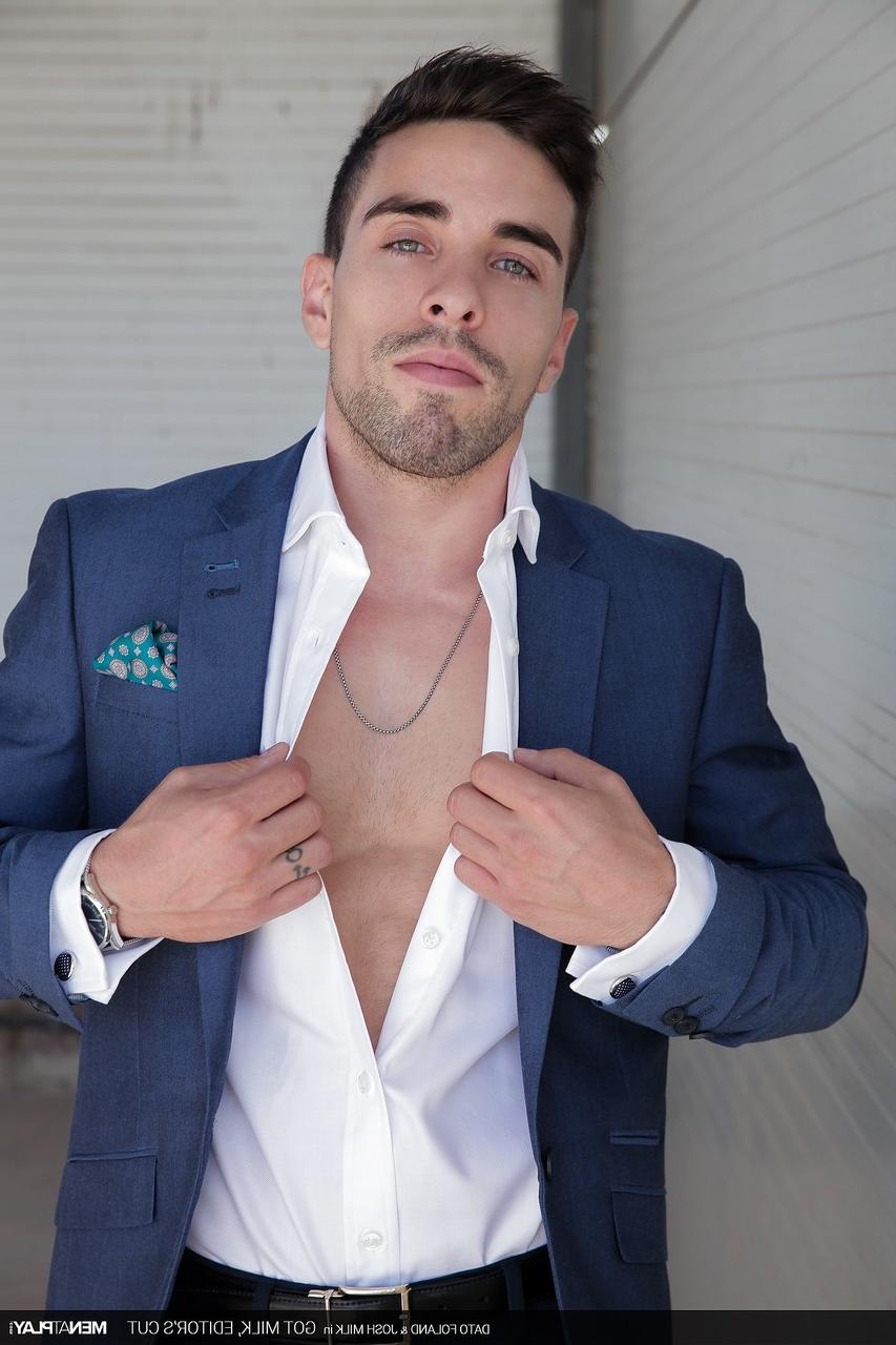 20P El musculoso gay Dato Foland analiza un pasivo caliente después de besarlo